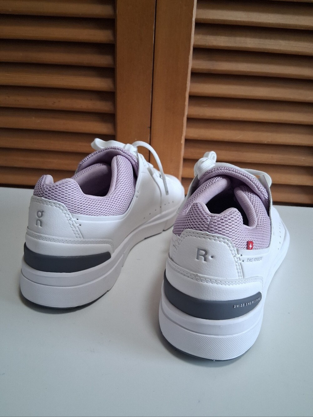 On The Roger Advantage Women's Sneaker * Size: 8 * NEW - Picture 5 of 8